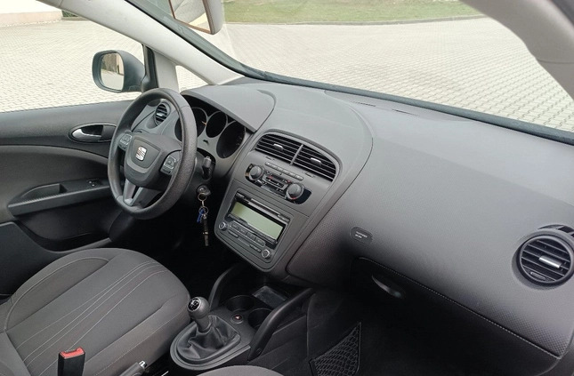 Seat Altea XL cena 23900 przebieg: 213000, rok produkcji 2011 z Góra małe 529